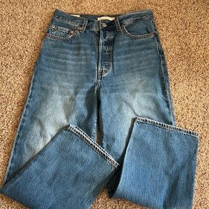 Levi’s rib cage straight jeans!